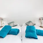 Home2book Tranquil Escape Community Pool *