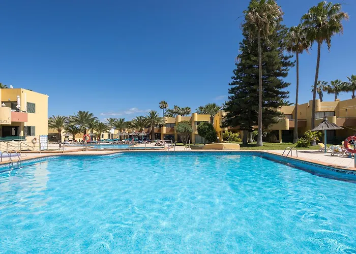 Home2book Tranquil Escape Community Pool קורלחו